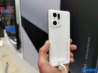 Смартфон OPPO Find X5 на стенде OPPO. Пока не продается в России