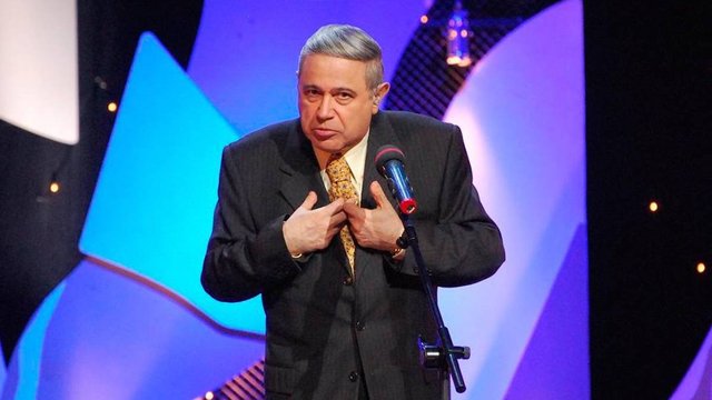 Евгений Петросян в шоу «Аншлаг» Евгений Петросян в шоу «Аншлаг»
