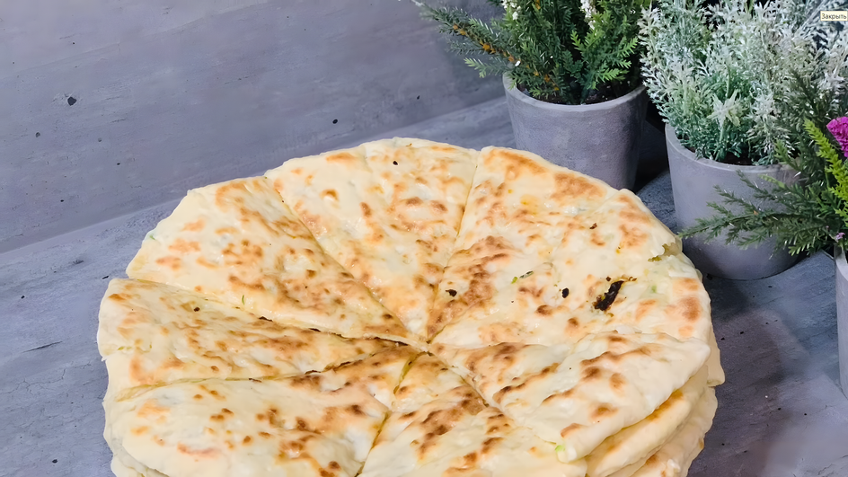 Лепешки с творогом и луком, приготовленные на скорую руку Лепешки с творогом и луком, приготовленные на скорую руку