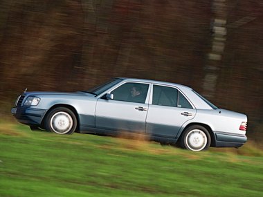 slide image for gallery: 26510 | Mercedes-Benz E (W124)