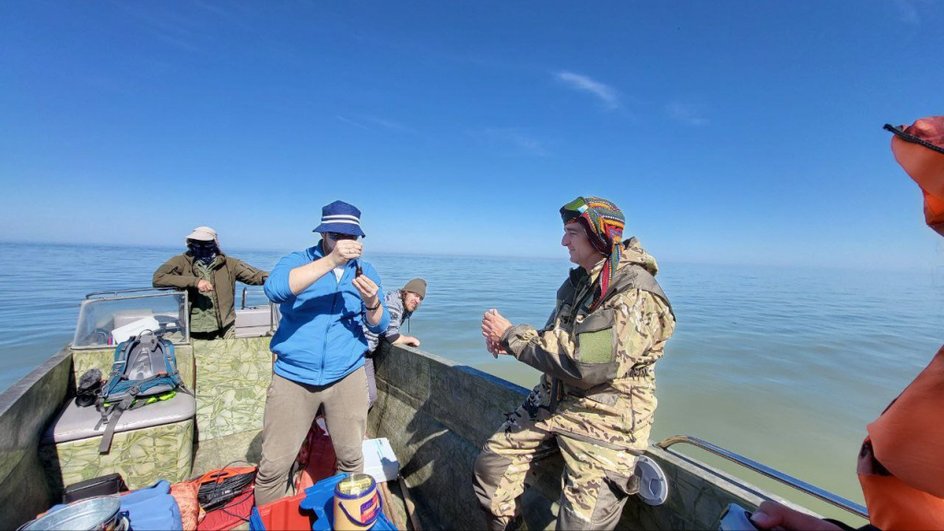 Взятие проб воды в Каспийском море Взятие проб воды в Каспийском море