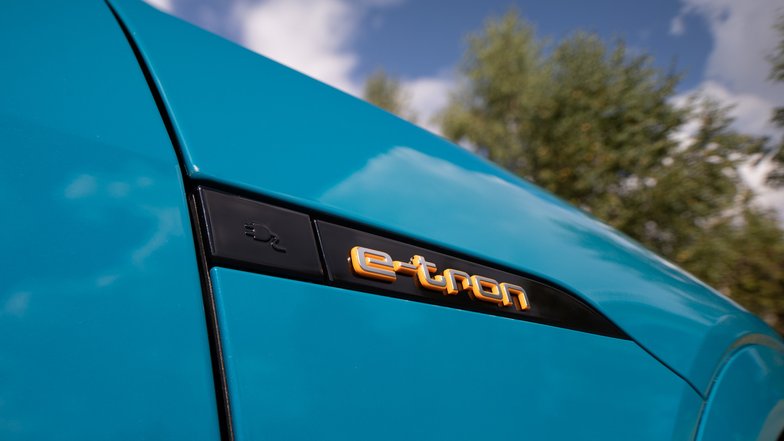 slide image for gallery: 26564 | Audi e-tron