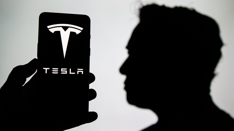 Илон Маск опроверг слухи о замене на посту CEO Tesla Илон Маск опроверг слухи о замене на посту CEO Tesla