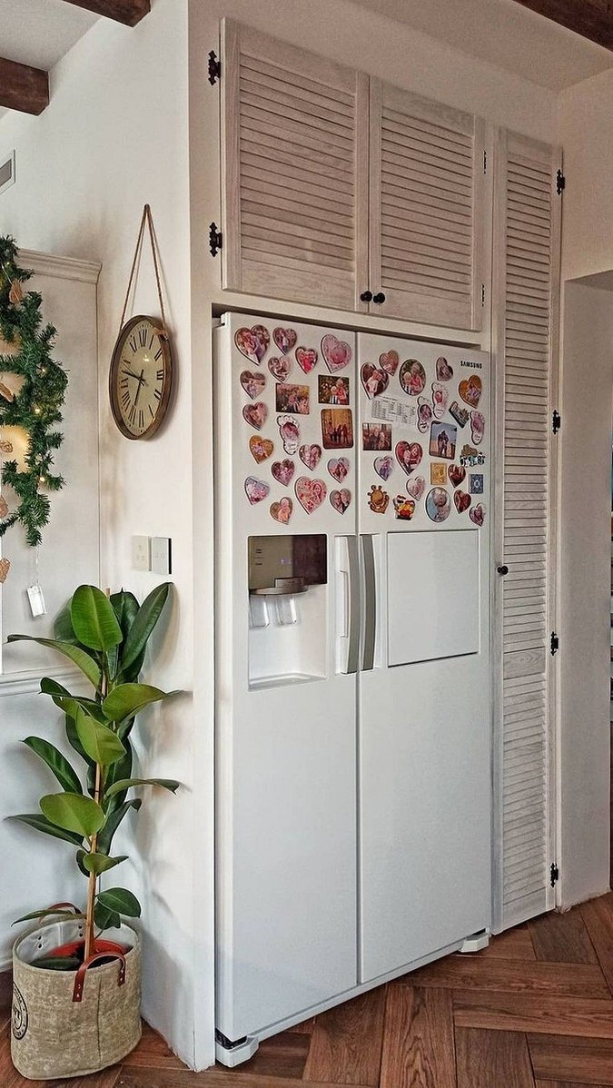 Куда поставить холодильник: 6 подходящих мест в квартире (не только кухня)