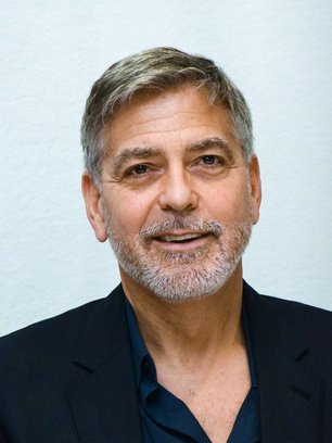 Slide image for gallery: 10665 | Джордж Клуни. В средней школе будущую звезду поразил паралич. Нет, одноклассники совсем не поддержали Клуни, а, наоборот, придумали ему кличу Франкенштейн. Годы, которые ушли на восстановление, актер называет худшими в свое
