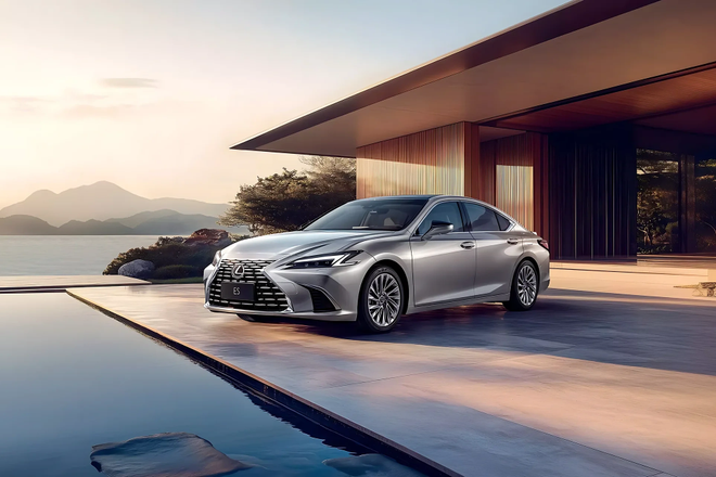 Lexus ES 2025