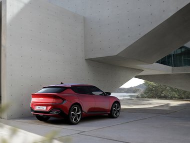 slide image for gallery: 27690 | Kia EV6