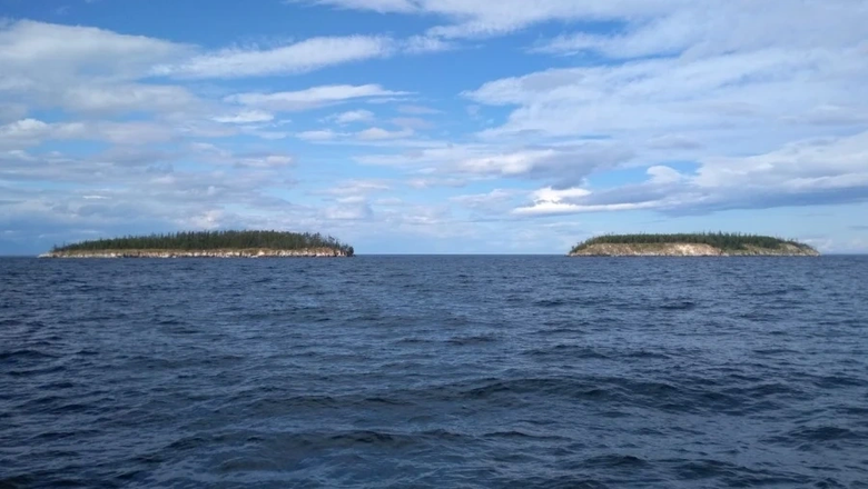Ушканьи острова посреди Байкала.