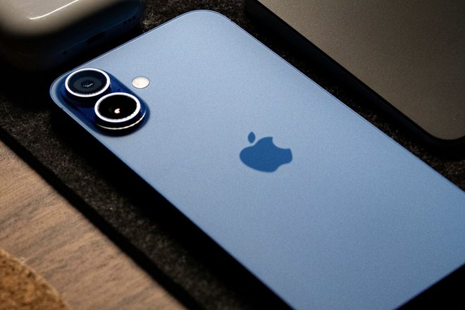 iPhone 16 / iPhone 16 Plus iPhone 16 / iPhone 16 Plus