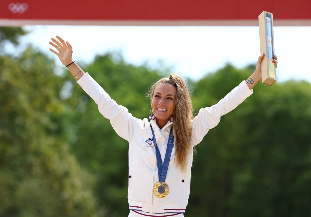 Велогонщица принесла Франции первое личное золото на домашней Олимпиаде