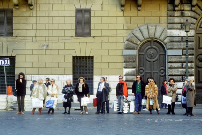 Тенденция: очередь в Москве, и как в ней выжить Тенденция: очередь в Москве, и как в ней выжить