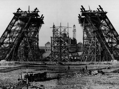 как строили Эйфелеву башню: архивные фото