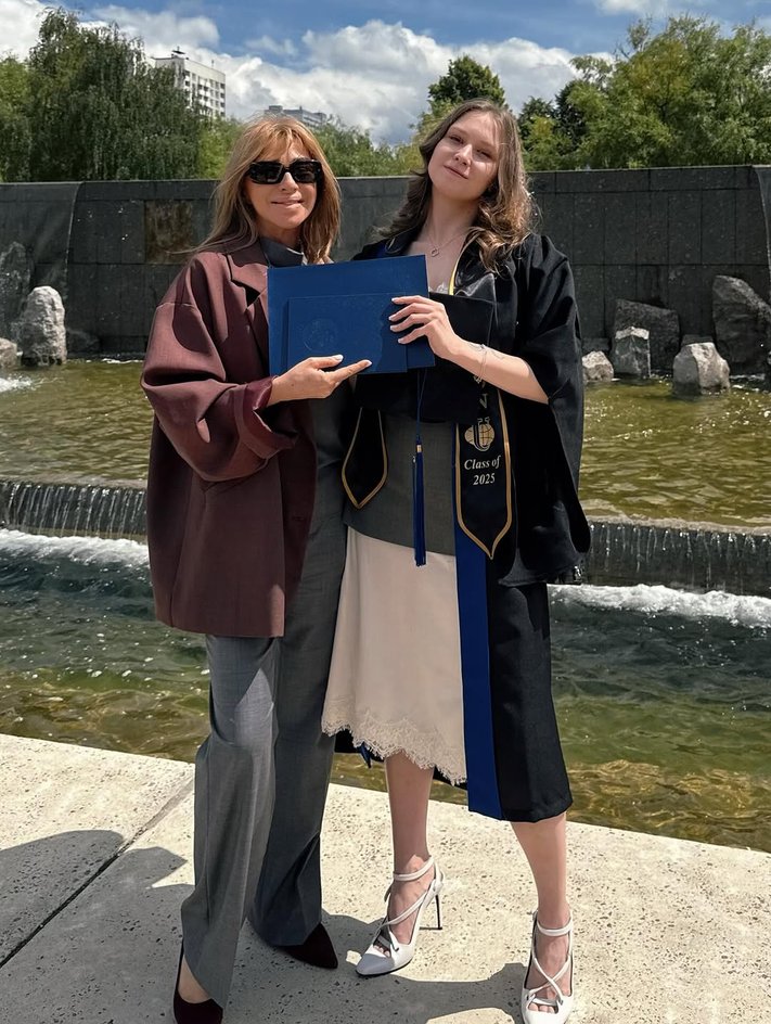 Алена Апина Алена Апина