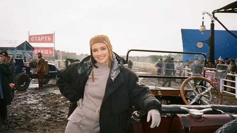 Паулина Андреева на съемках фильма «Битва моторов», фото: соцсети Паулина Андреева на съемках фильма «Битва моторов», фото: соцсети