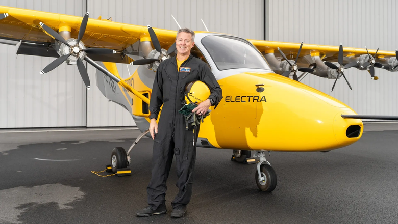 Ведущий летчик-испытатель Коди Алли с EL-2 Goldfinch.