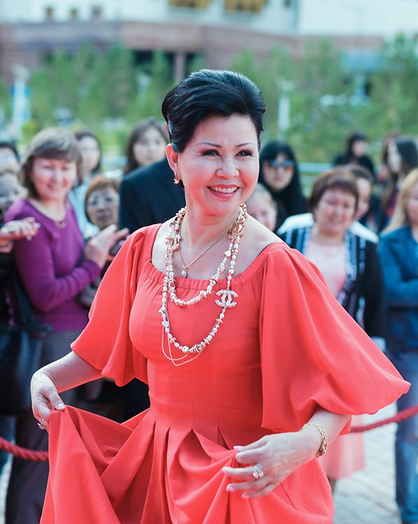 Роза Рымбаева на премии в прошлом году