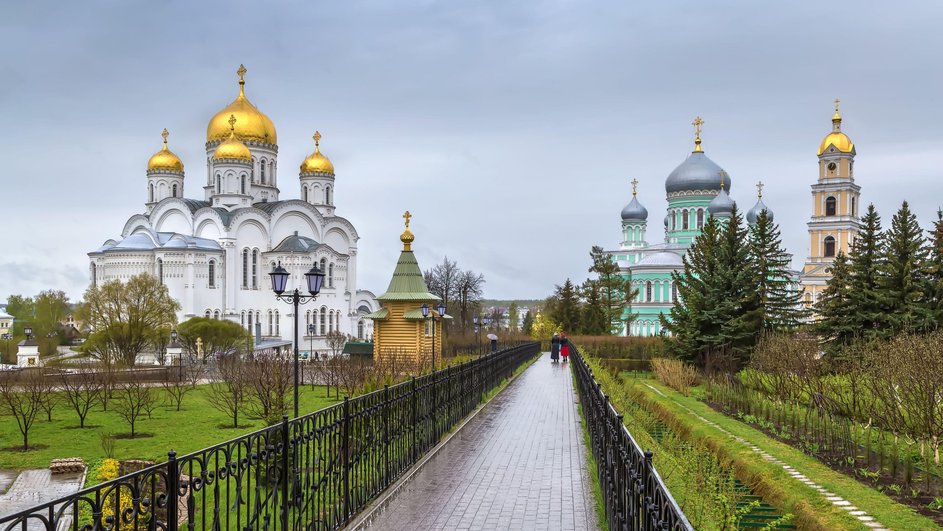 Пешеходная дорожка к Свято-Троицкому собору в Дивеево