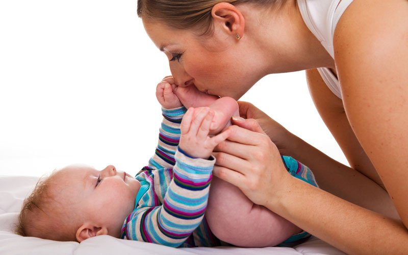 Причины и лечение опрелостей у младенца
