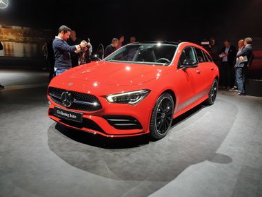 slide image for gallery: 24177 | Mercedes-Benz CLA