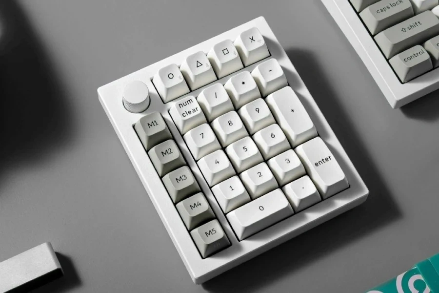 Клавиатура Keychron Q0 Max в белом цвете