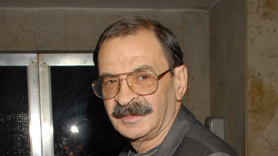Илья Олейников