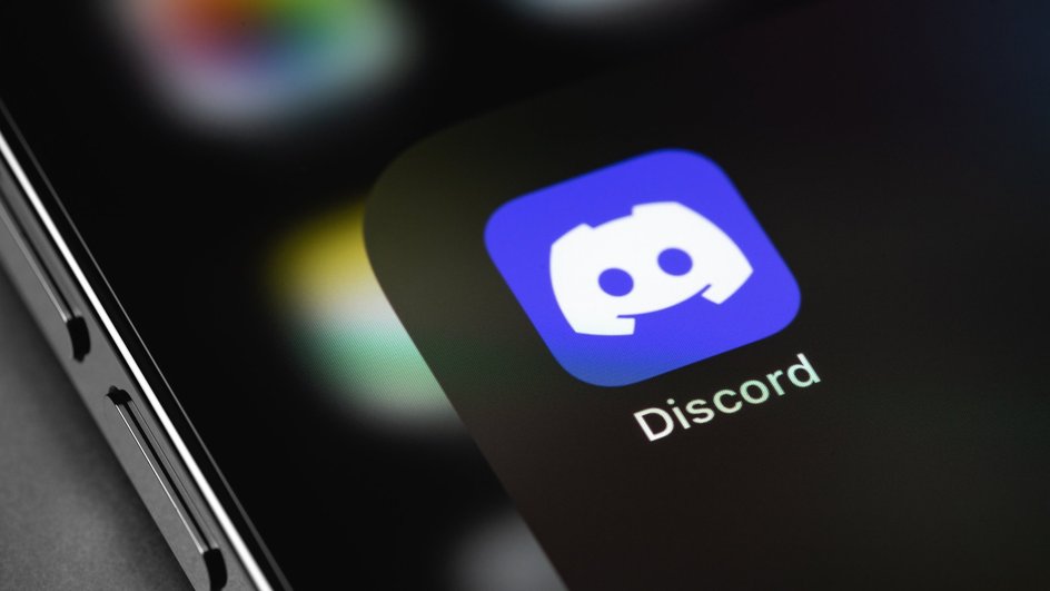 Иконка приложения Discord на экране телефона