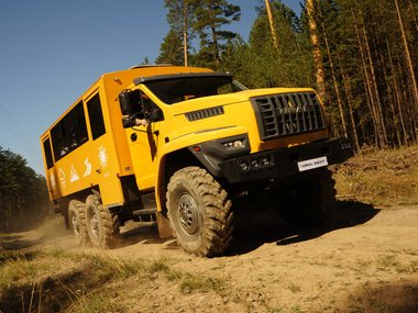 slide image for gallery: 23275 | Вахтовый автобус Урал