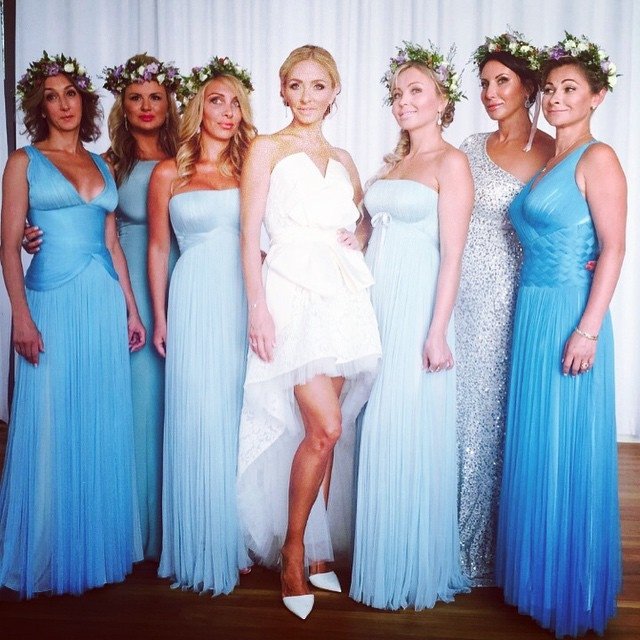 Подруги невесты были в нежно-голубых платьях