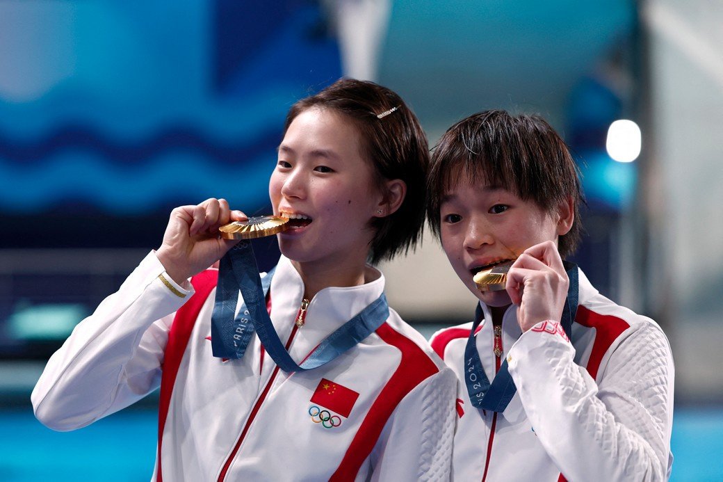 Китаянки завоевали золото в синхронных прыжках в воду с вышки