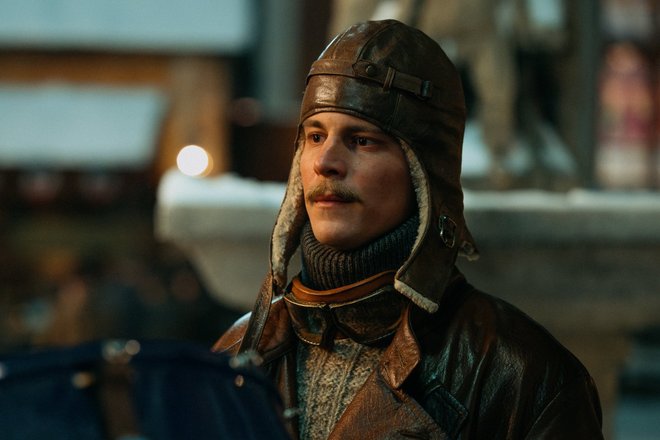 Кадр из фильма «Битва моторов» Кадр из фильма «Битва моторов»