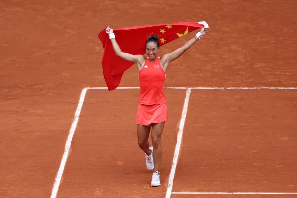 Китайская теннисистка Чжэн Циньвэнь стала олимпийской чемпионкой в одиночном разряде