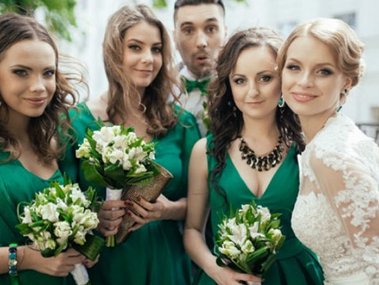 Slide image for gallery: 4030 | Комментарий «Леди Mail.Ru»: Невеста, подружки и удивленный жених