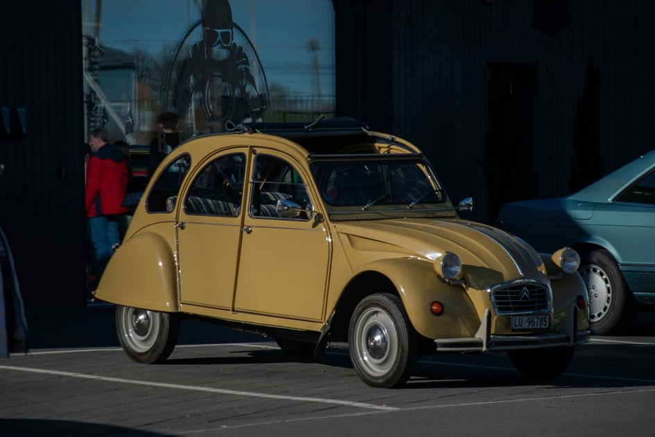 одна из моделей Citroen 2CV