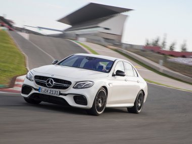 slide image for gallery: 23317 | Mercedes-AMG E63 S на треке