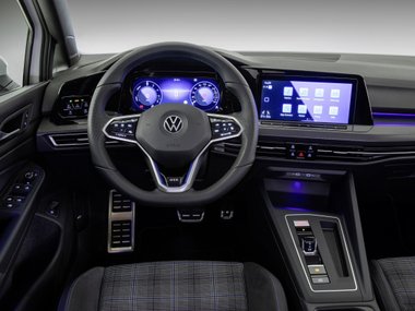 slide image for gallery: 25702 | Volkswagen Golf GTE
