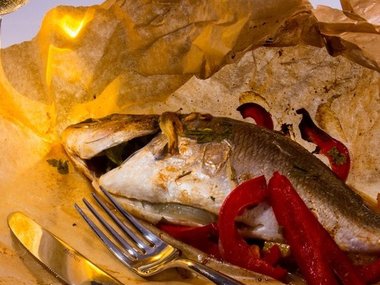 Slide image for gallery: 4649 | Комментарий «Леди Mail.Ru»: В качестве главного блюда для новогоднего стола кулинарный блогер Сергей Милянчиков готовит рыбу. Ее он обычно запекает целиком