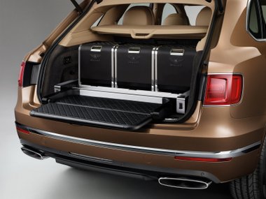 slide image for gallery: 17727 | Bentley Bentayga 3