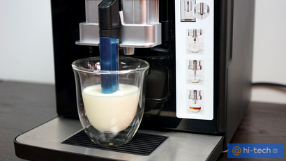 Новая кофемашина Bosch готовит эспрессо, кофе крема, капучино, латте макиато и горячее молоко. Все — одним прикосновением к сенсору.