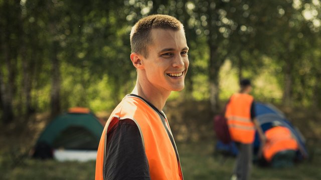 Иван Янковский на съемках сериала «Плейлист волонтера» Иван Янковский на съемках сериала «Плейлист волонтера»