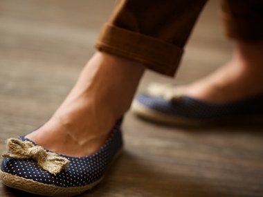 Slide image for gallery: 3060 | Комментарий lady.mail.ru: эспадрильи и их различные вариации — классическая летняя обувь. Удобно и стильно!
