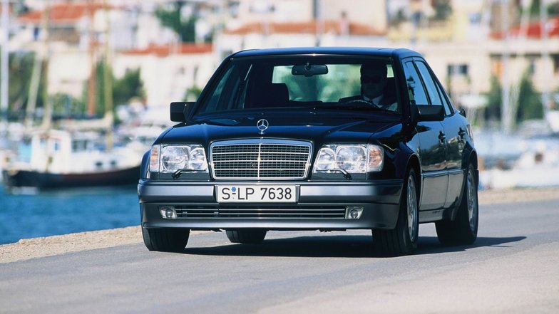 slide image for gallery: 26510 | Mercedes-Benz E (W124)