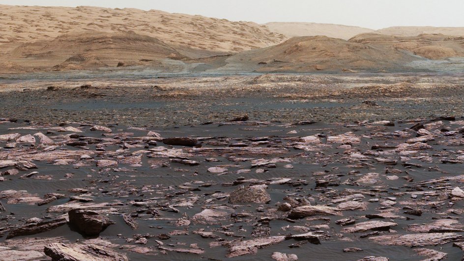 Марсианская гора Шарп в кратере Гейл. Фото: NASA/JPL-Caltech