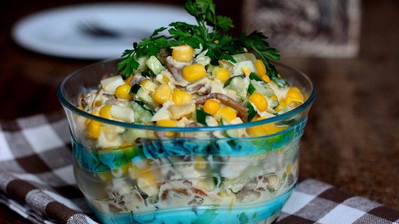 Салат с кукурузой и грибами - пошаговый рецепт с фото на sunnyhair.ru