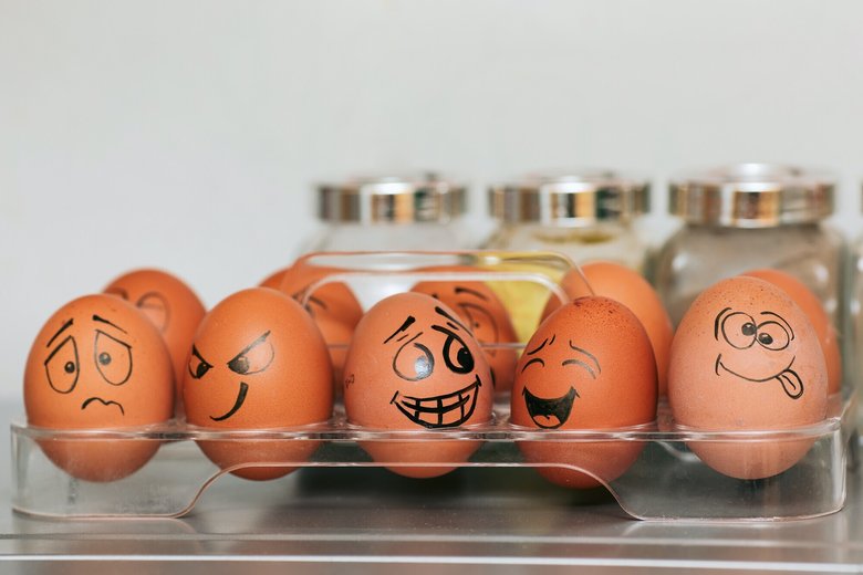 Как охладить яйца без проблем: чтобы они хорошо чистились — Еда