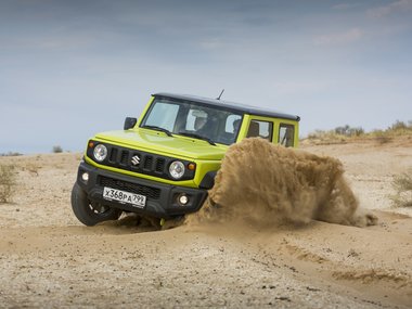 slide image for gallery: 25106 |  Suzuki Jimny 4