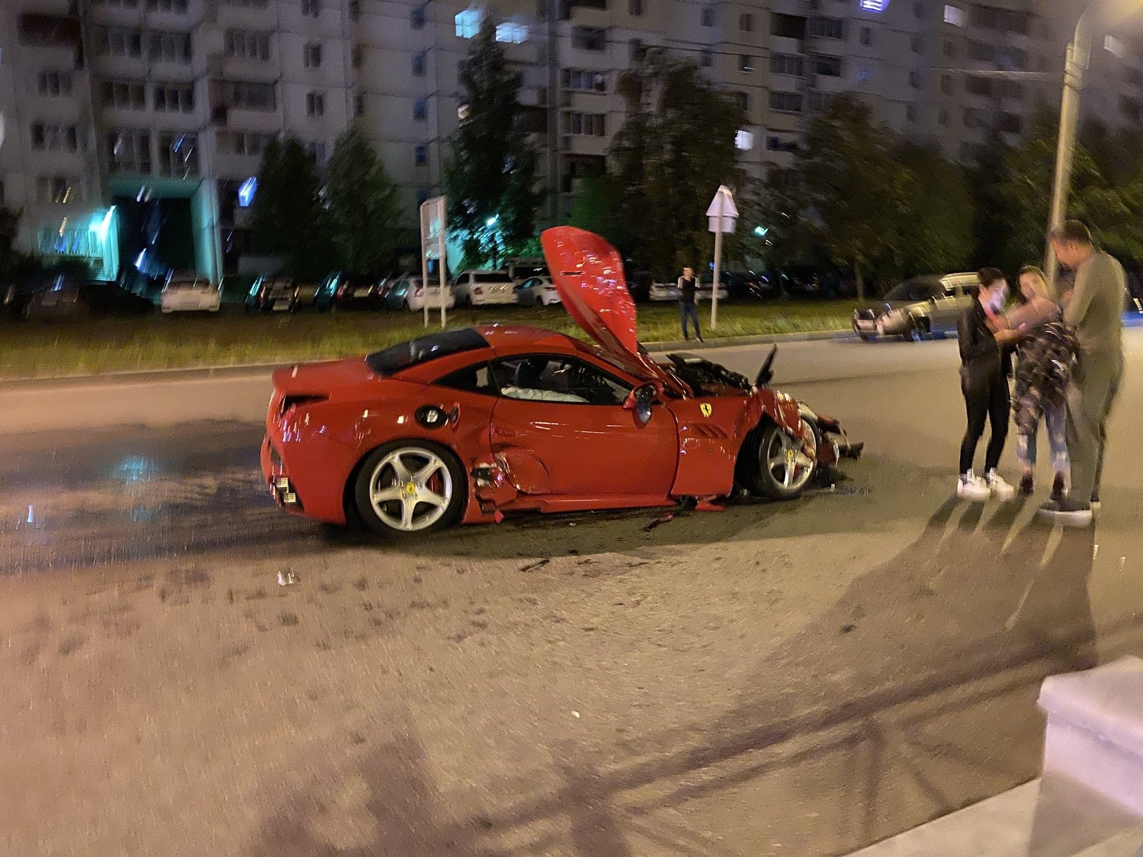     200   Ferrari FF