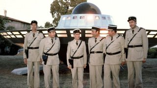 Жандарм и инопланетяне (Le gendarme et les extra-terrestres, 1979) смотретьонлайн в хорошем HD качестве, отзывы, кадры из фильма, актеры - «КиноMail.ru»