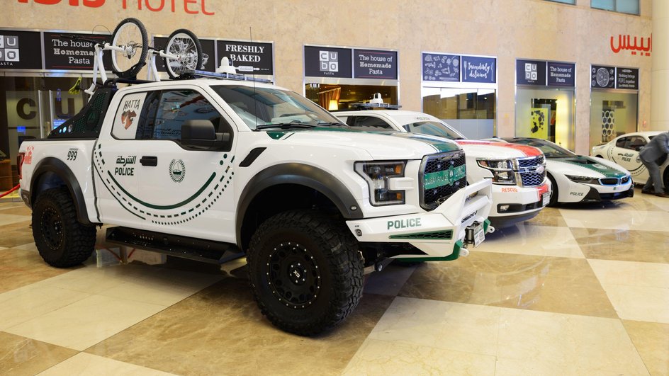 Ford F-150 Raptor в полиции Дубая Ford F-150 Raptor в полиции Дубая