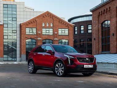 slide image for gallery: 27119 | Cadillac XT4