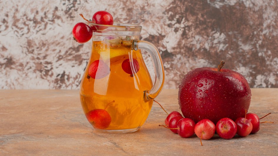 Компот из черешни и яблок в кувшине Компот из черешни и яблок в кувшине